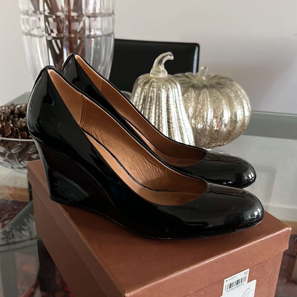 Coach Black Patent Leather Wedge Pumps Size 7.5M
